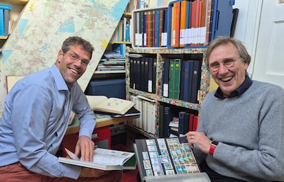 Martijn en Jorrit zijn dol op postzegels: ‘Stuk voor stuk historische kunstwerkjes’