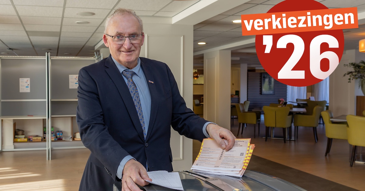 Klaas Slager (75) helpt al ruim 25 jaar op het stembureau: ‘Het is heel precies werk’