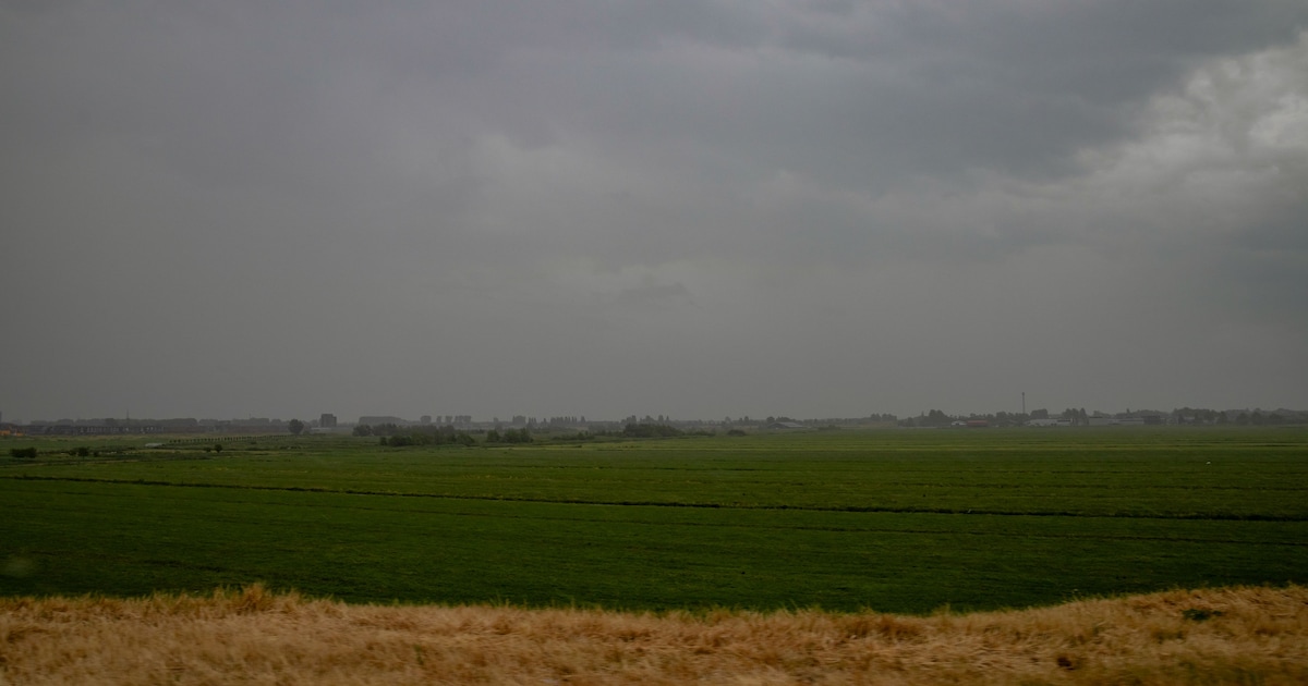 Zwaar bewolkt in Rijssen-Holten in de nacht