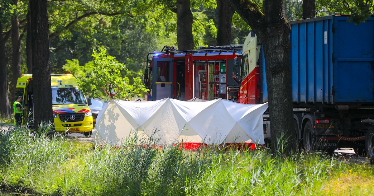 Agent overleden bij dodelijk ongeval langs kanaal in Lieren, andere agent zwaargewond