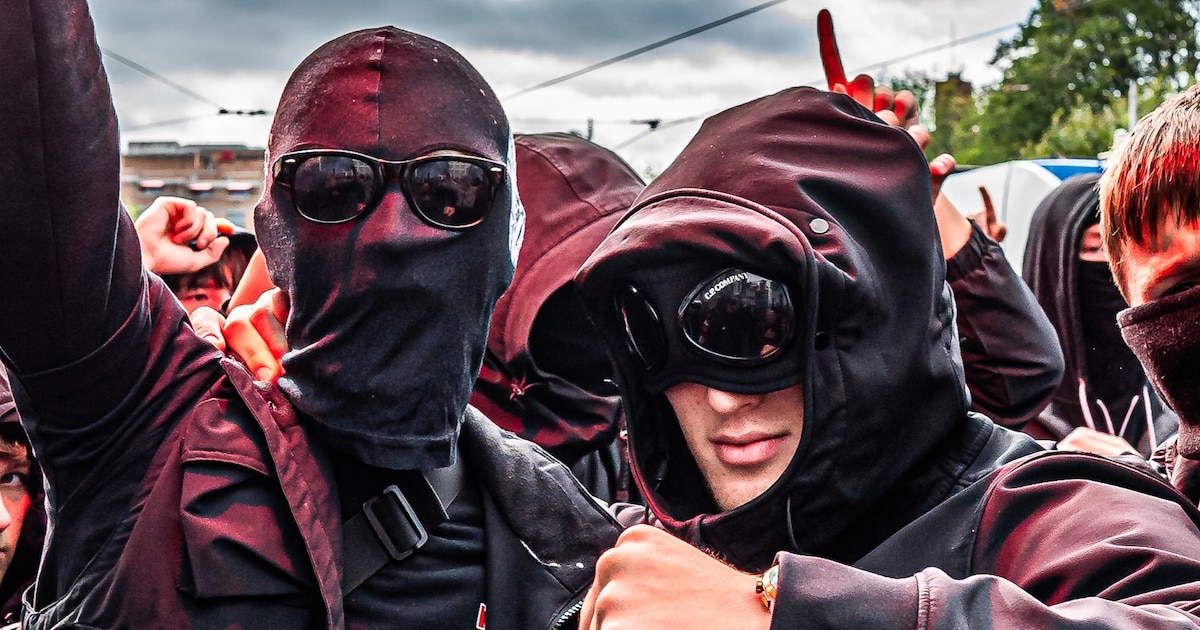 Plan tegen relschoppers Urk stuit op kritiek van advocaten en Amnesty International: ‘Dit gaat te ve