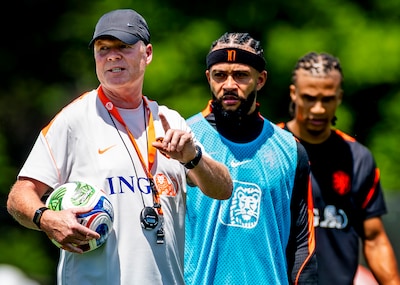 Oranje acclimatiseert in New York: ‘Dit WK is anders, zwaarder, maar het wordt géén zomeravondvoetbal’