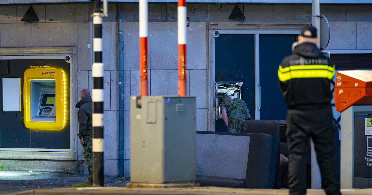 Harde knal in Amsterdam: geldautomaat doelwit van plofkraak