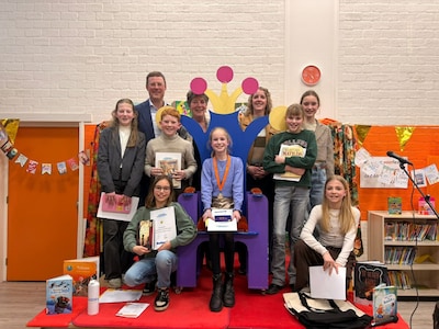 Yenthe Eilander mag namens Vaassen en Emst naar regionale finale van voorleeswedstrijd