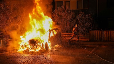 Brand in auto op De Kwikstaart in Hoogeveen
