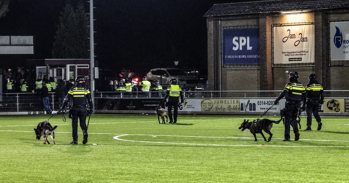 Voetbalclubs stappen niet samen naar de politie om gewelddadige bekerwedstrijd: ‘Klojo’s komen ermee