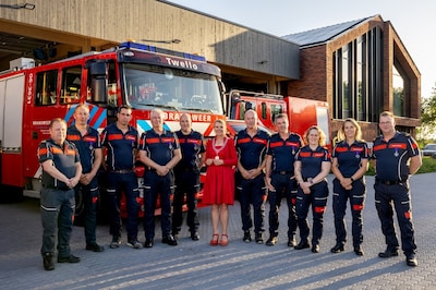 Brandweervrijwilligers in Voorst gehuldigd voor jarenlange inzet