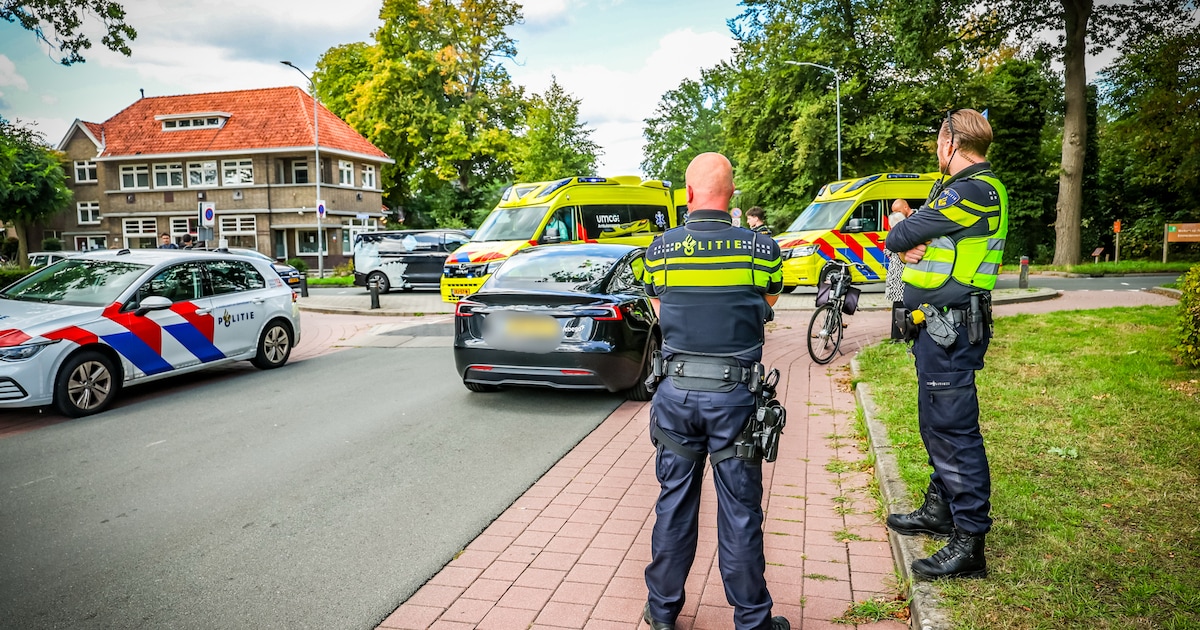 Fietser gewond bij botsing met auto in Emmen