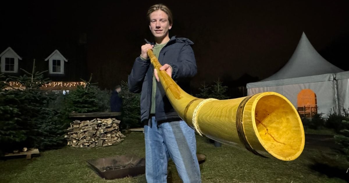 Niet scrollen maar blazen: Bendt (16) uit Hengelo laat de midwinterhoorn weer horen