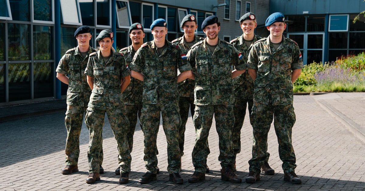 Aventus-studenten ronden weerbaarheidstraining van Defensie af