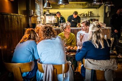 Arnhems restaurant in de Michelingids, zomerse mysteries en meer nieuws van de week