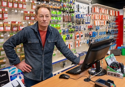 De telefoon staat roodgloeiend, maar stoppende winkelier Gerard (64) geeft steeds hetzelfde antwoord