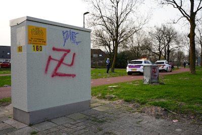 Waarom S. hakenkruis spoot blijft onduidelijk, maar eerst moet hij maar eens een advocaat in de arm 
