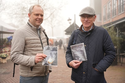 Geboortekaartjes voor iedereen op de markt in Bunschoten