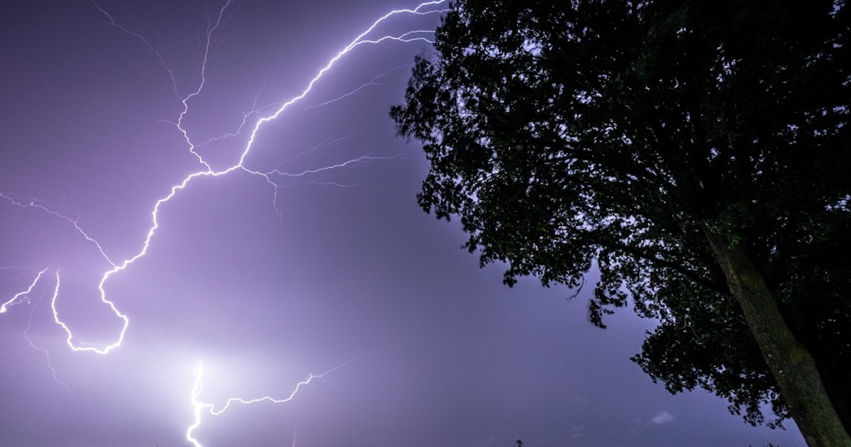 Fors minder schade in Dronten door noodweer vorig jaar, schadebedrag door bliksem naar hoogste nivea