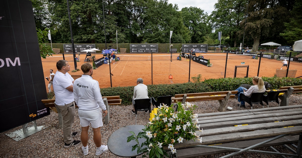 4500 ballen, elf scheidsrechters en één droom; World Tour doet Oldenzaal aan