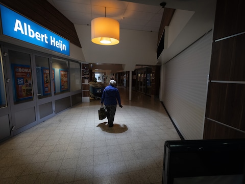De transformatie van het Westervoortse winkelcentrum is in volle gang, maar bij Albert Heijn gebeurt niks. Wat is er aan de hand?