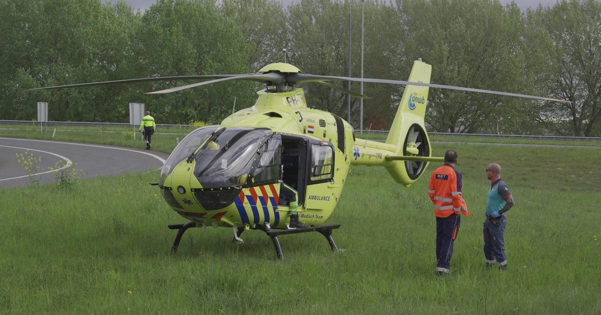 Camper crasht naast A6 bij Lelystad: meerdere mensen ernstig gewond