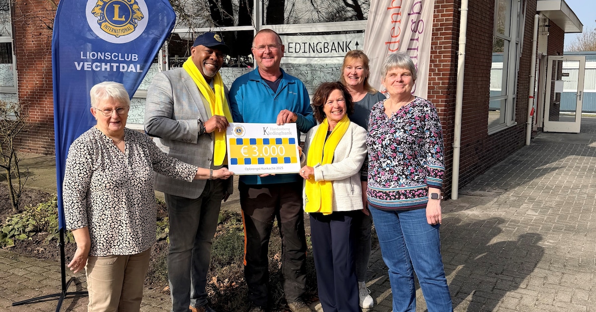 Lionsclub haalt met koekactie het volgende bedrag op voor de kledingbank in Hardenberg