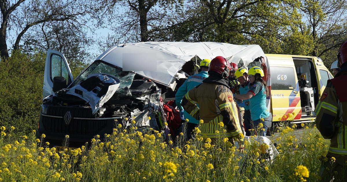 Ernstig ongeluk op N305 bij Biddinghuizen, traumahelikopter opgeroepen