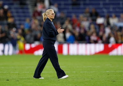 Sarina Wiegman met Engeland naar play-offs, Spanje
