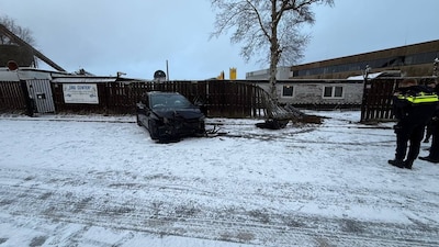 Glijpartij tegen hekwerk seksclub: ‘Een duur slippertje’