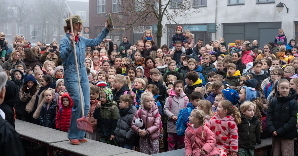 Twee scholen hebben nu een eigen bieb met 2500 boeken: ‘Van lezen gaat je wereld open’