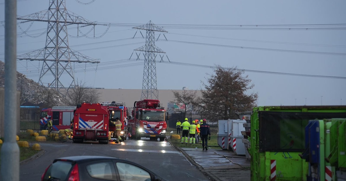 Brand bij afvalverwerkingsbedrijf Rova in Zwolle