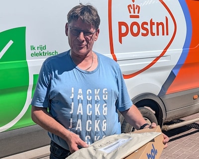 Pakketbezorger Henk Dalhuisen mag terug naar oude route: ‘Ik heb mijn handjes mogen dichtknijpen’