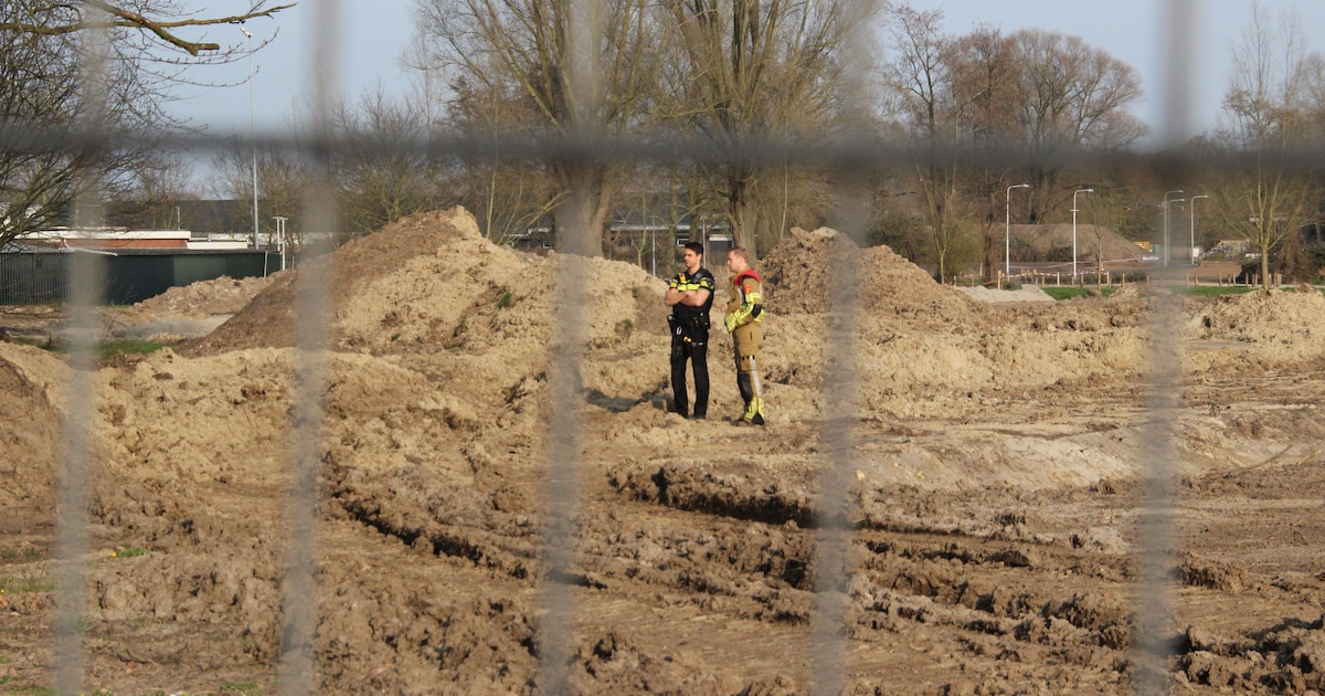 Meisje komt vast te zitten in drijfzand op bouwterrein Goor