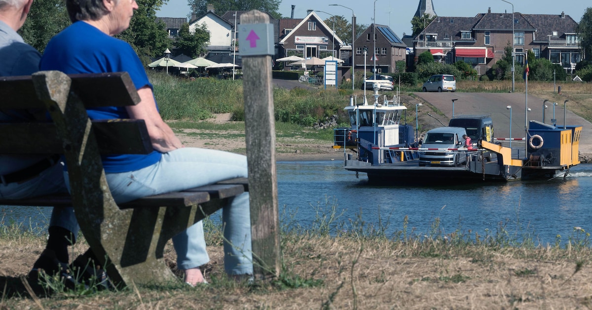 Tien keer gratis met de pont naar de overkant voor paspoort of huisarts