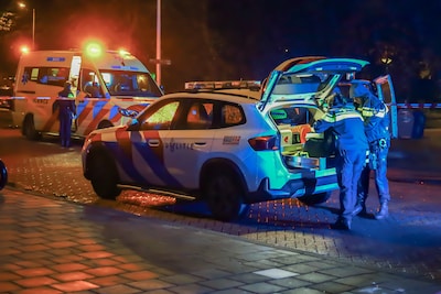 Gewonde aangetroffen na melding van schietincident aan de Jacques Veltmanstraat in Amsterdam