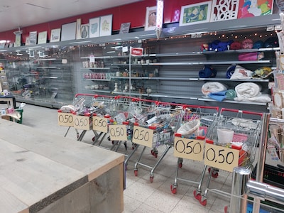 Na twee jaar sluit deze kringloop in Enschede de deuren: het kan niet meer uit