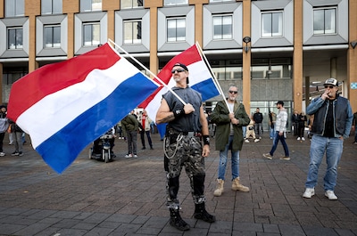 De Nederlandse vlag: voor als je geslaagd bent, op 4 mei, en nu ook bij demonstraties.