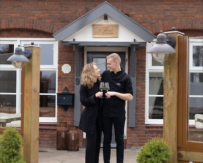 Flitsende start voor Dirk en Jennifer: ‘Bijzonder dat ze ons restaurant tóch weten te vinden’