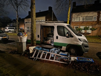 Politie waarschuwt voor inbraken in bedrijfsbusjes: ‘Mogelijk mobiel banditisme’