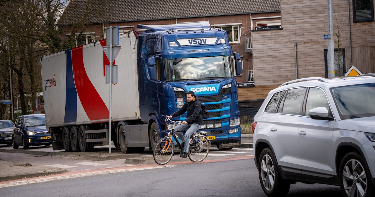 Bewoners en transporteurs teleurgesteld over nachtelijke afsluiting voor vrachtverkeer: ‘Duizenden H