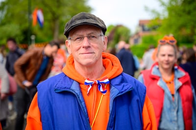 Oranjevereniging Leusden krabbelt op na tekort aan vrijwilligers: ‘Koningsdag gaat nog véél groter w