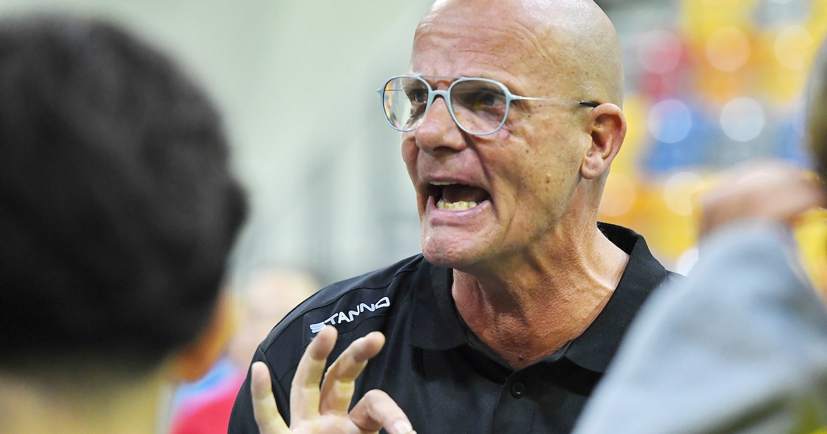 Dynamo langer door met acht speelsters en coach Sikkema • Dynamo-jongeling Van Laar naar België • Wi