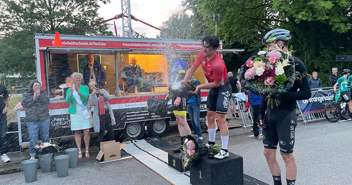 Tim den Braber is de snelste sprinter in jubileumeditie van wielerronde ...