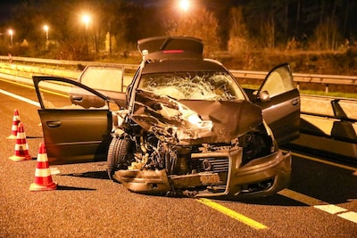 Gewonde na botsing tussen auto’s op A1 bij Stroe