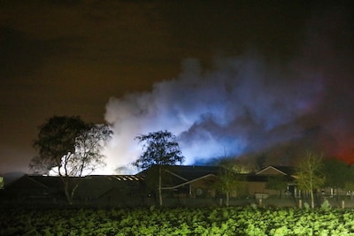 Brand bij boerderij in Kootwijkerbroek zorgt voor flinke rookontwikkeling