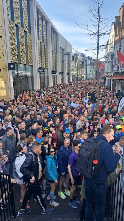 LIVE | Enschede Marathon gaat bijna van start! Volg de ontwikkelingen hier