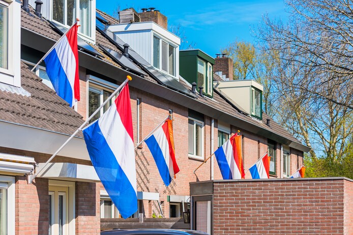 Hoe zit het met de oranje wimpel aan de vlaggenmast tijdens Koningsdag?